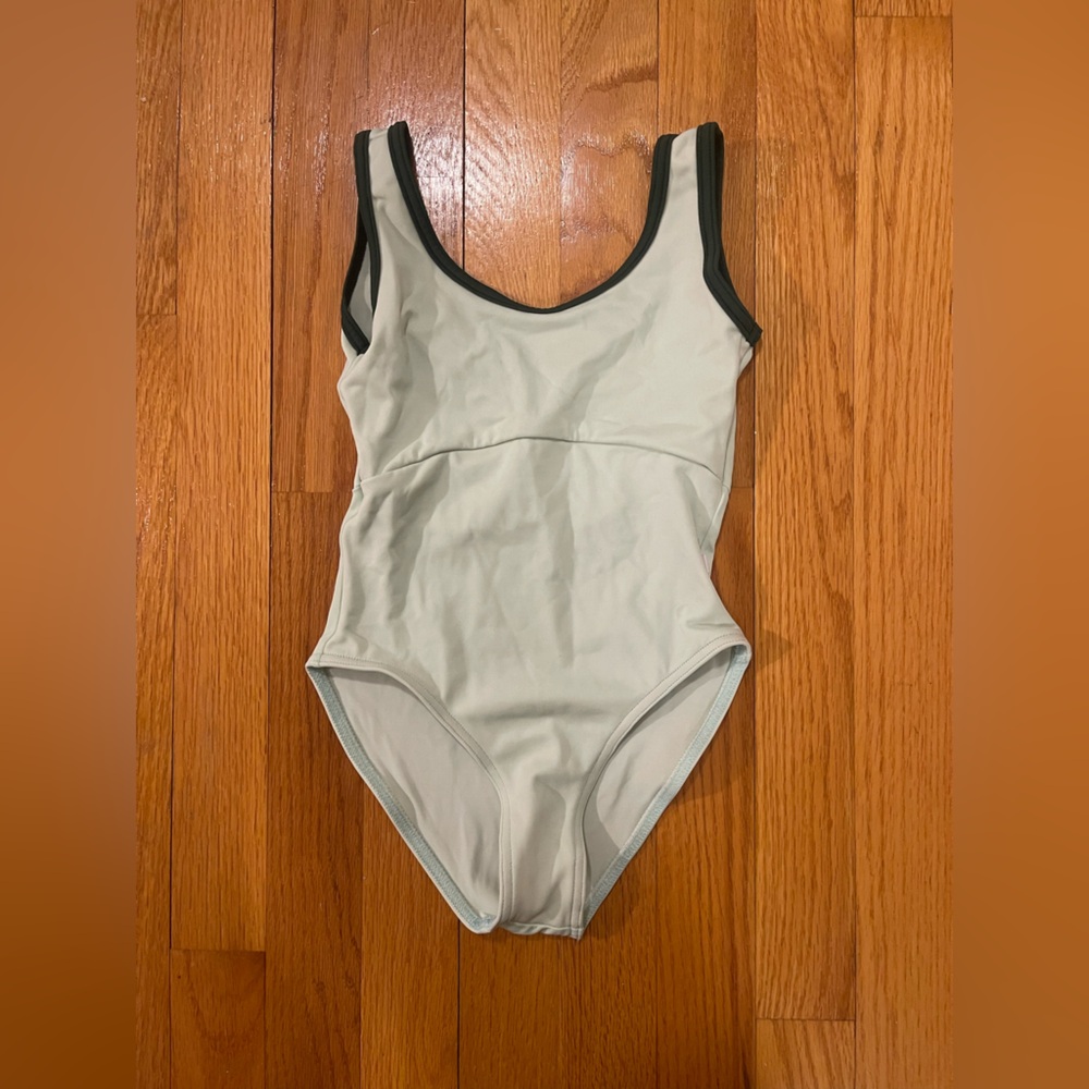 Yumiko Leotard Kids Anna Duo Size 10 Fully Front Lined Pistachio with Huntress